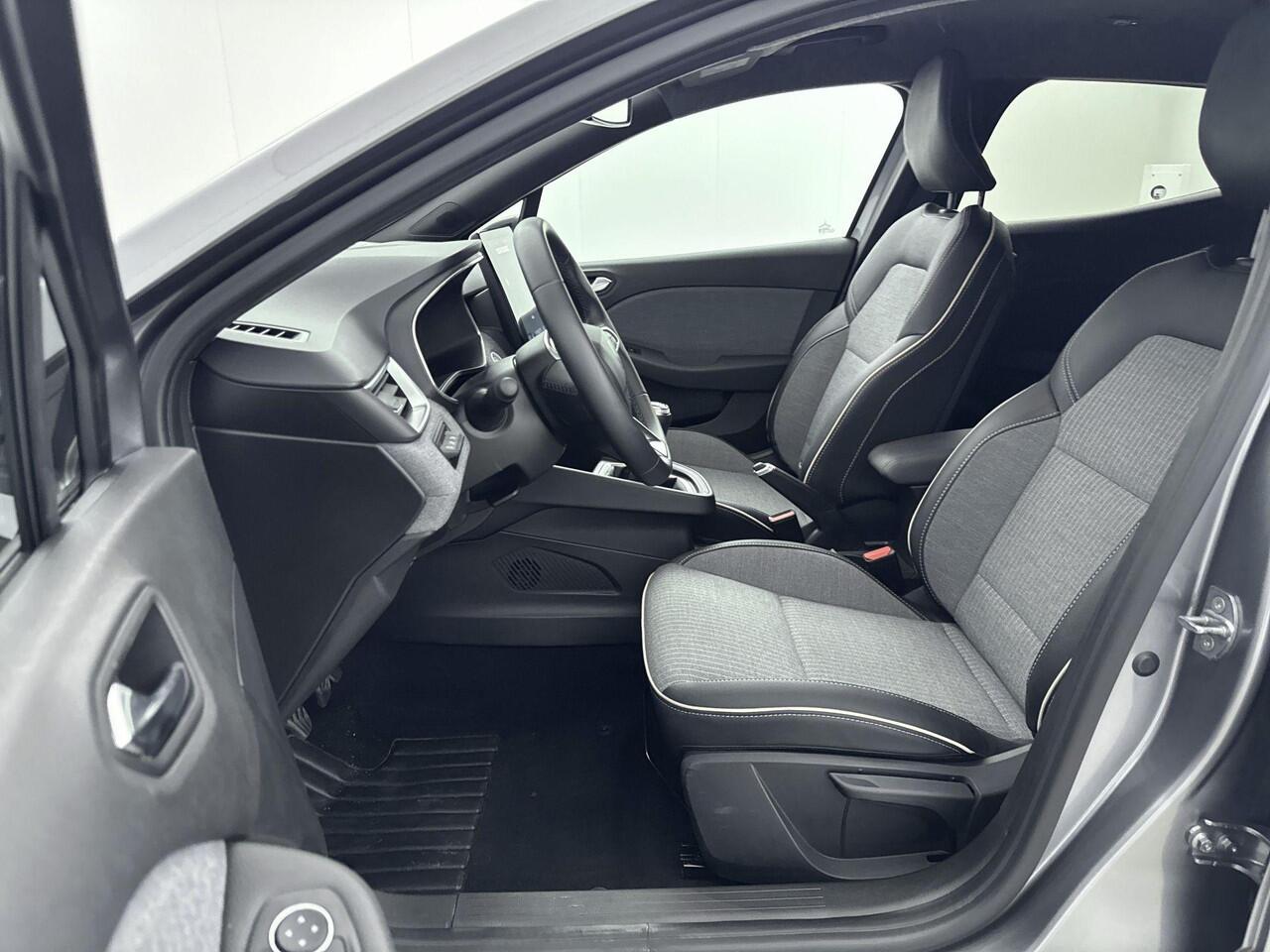 Renault CLIO 1.0 TCe 90Pk GPF techno | Navigatie | Apple & Android Carplay | Cruise & Climate Control | Achteruitrijcamera & Parkeersensoren | Elektrisch Inklapbare Spiegels |