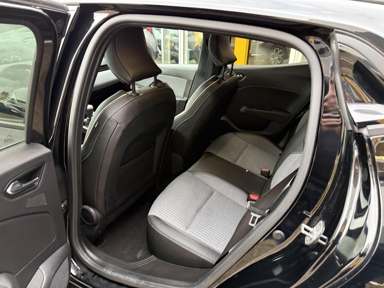 Renault CLIO 1.0 TCe 90 GPF techno | NAP | 360 Graden Camera | Navi groot | DAB | Climate Control | Key-less |