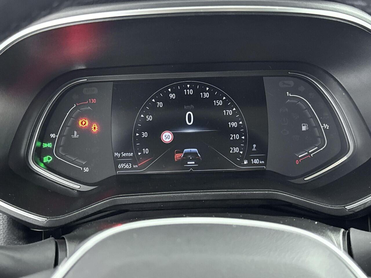 Renault CLIO 1.0 TCe 90Pk Intens | Navigatie | Apple & Android Carplay | Parkeersensoren Achter | Climate Control | Cruise Control & Snelheidsbegrenzer | Licht & Regensensor | Bluetooth Telefoon Voorbereiding |