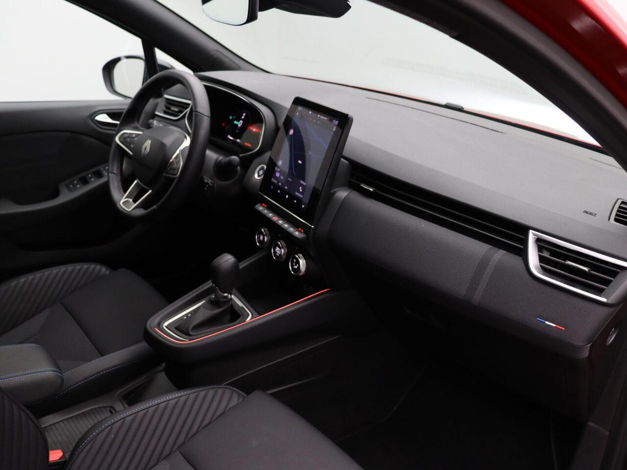 Renault CLIO 1.6 E-Tech Full Hybrid 145pk esprit Alpine | 360 graden camera | Stoel- en stuurverwarming | 17" "La Fleche" velgen |