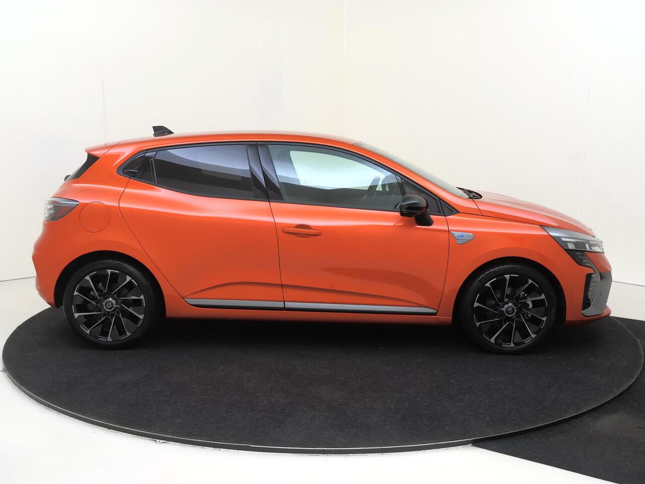 Renault CLIO 1.6 E-Tech Full Hybrid 145 esprit Alpine | BOSE Audio / 360 Camera / Pack Winter / Navi / Airco