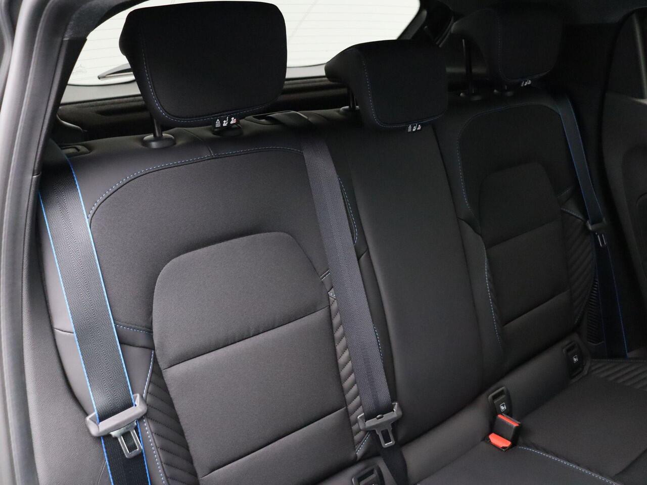 Renault CLIO E-Tech Full Hybrid 145pk esprit Alpine | Stoel- en stuurwielverwarming | 360 graden camera | 17" lichmetalen velgen |