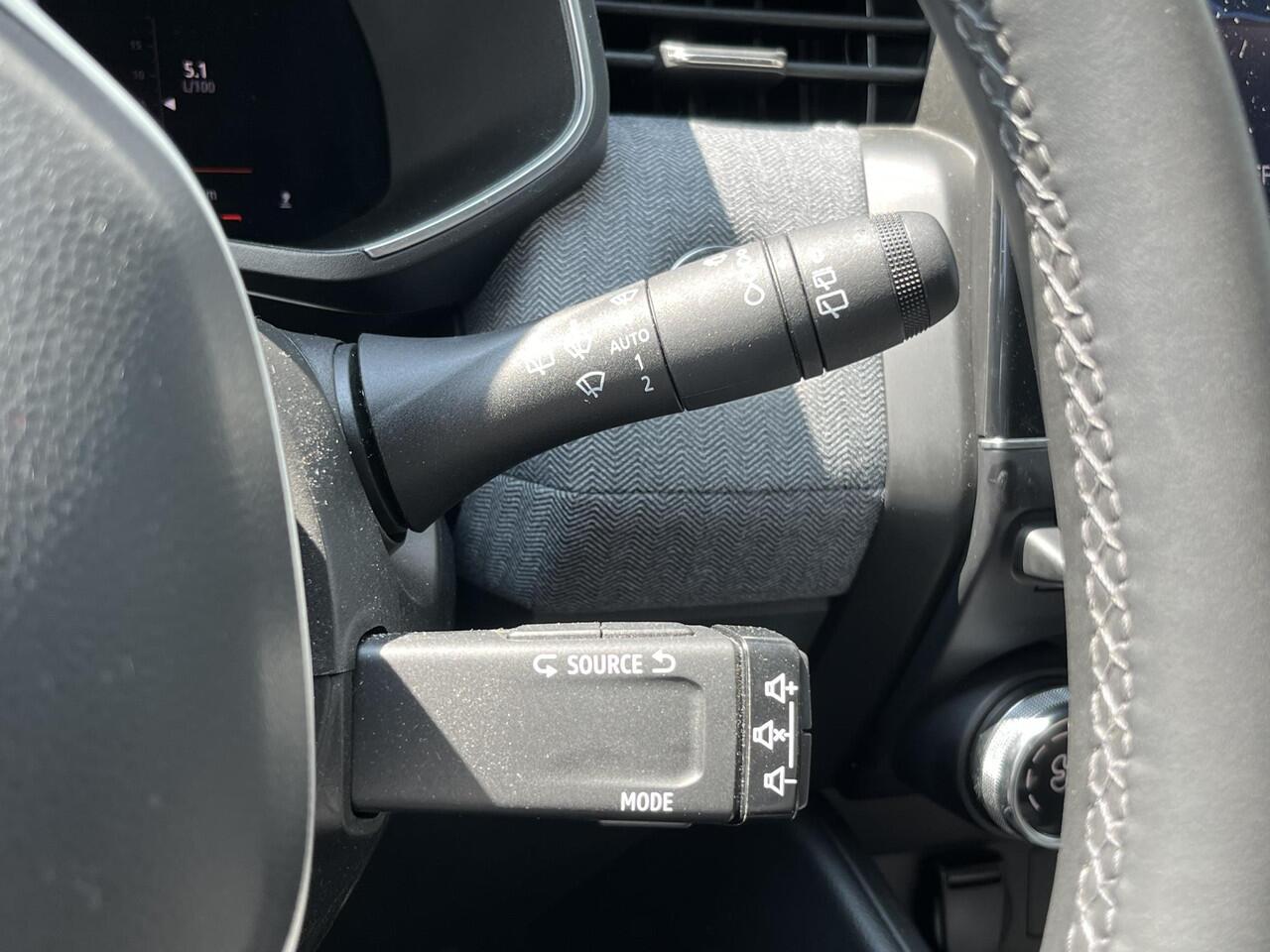 Renault CLIO 1.0 TCe 90 GPF techno | Achteruitrijcamera | Apple CarPlay / Android Auto | Navigatie | 17" Lichtmetalen Velgen |