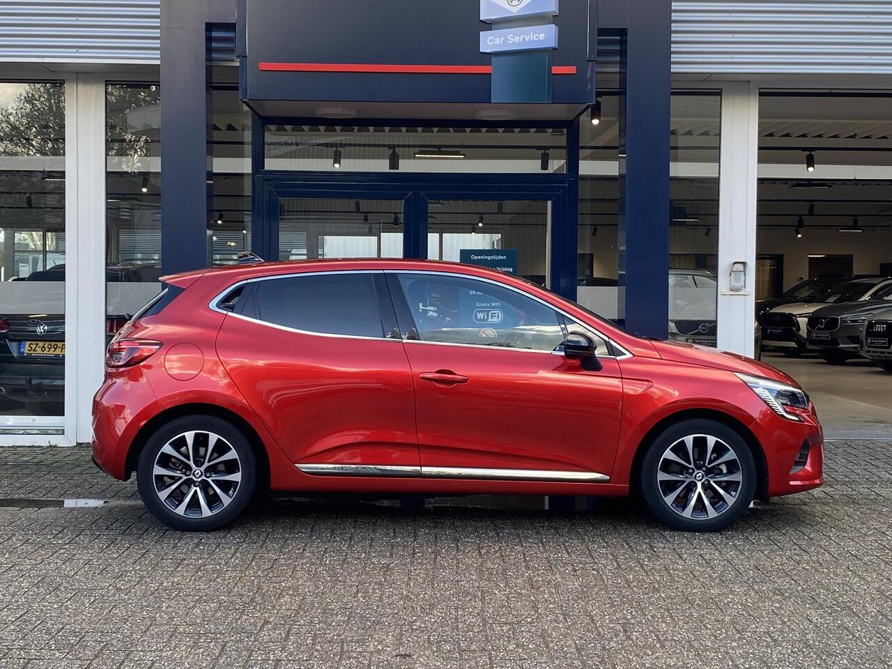 Renault CLIO 1.6 E-Tech Hybrid 145 Techno / Automaat / NL-Auto / Dealer-Onderhouden / Cruise-Control / Climate-Control / LED / Keyless / Apple-Carplay & Android-Auto / Sfeerverlichting / DAB Radio-Bluetooth / Navi / PDC V+A met Camera / 16'' LMV / All-Season / ENZ.