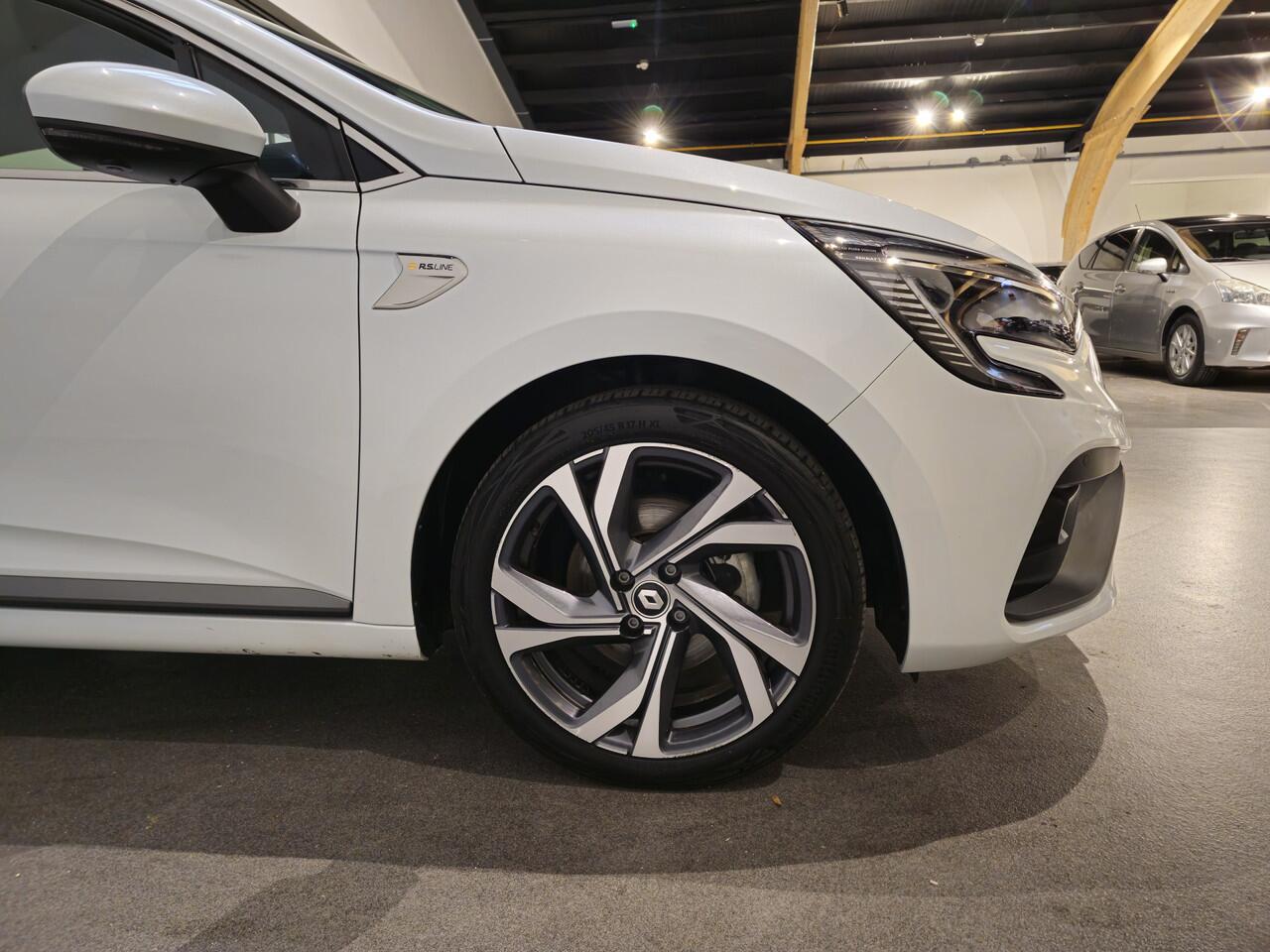 Renault CLIO 1.6 E-Tech Hybrid 140 R.S. Line - Stoelverwarming - Apple Carplay/Android Auto - Trekhaak - Parelmoer - Dodehoekdetectie - Leder - Virtual Cockpit