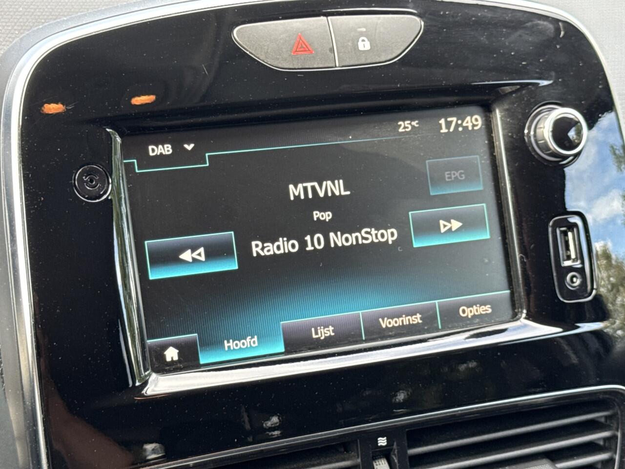 Renault CLIO Estate 0.9 TCe Limited Navigatie/Trekhaak/Dab/Cruise/PDC/Getint glas