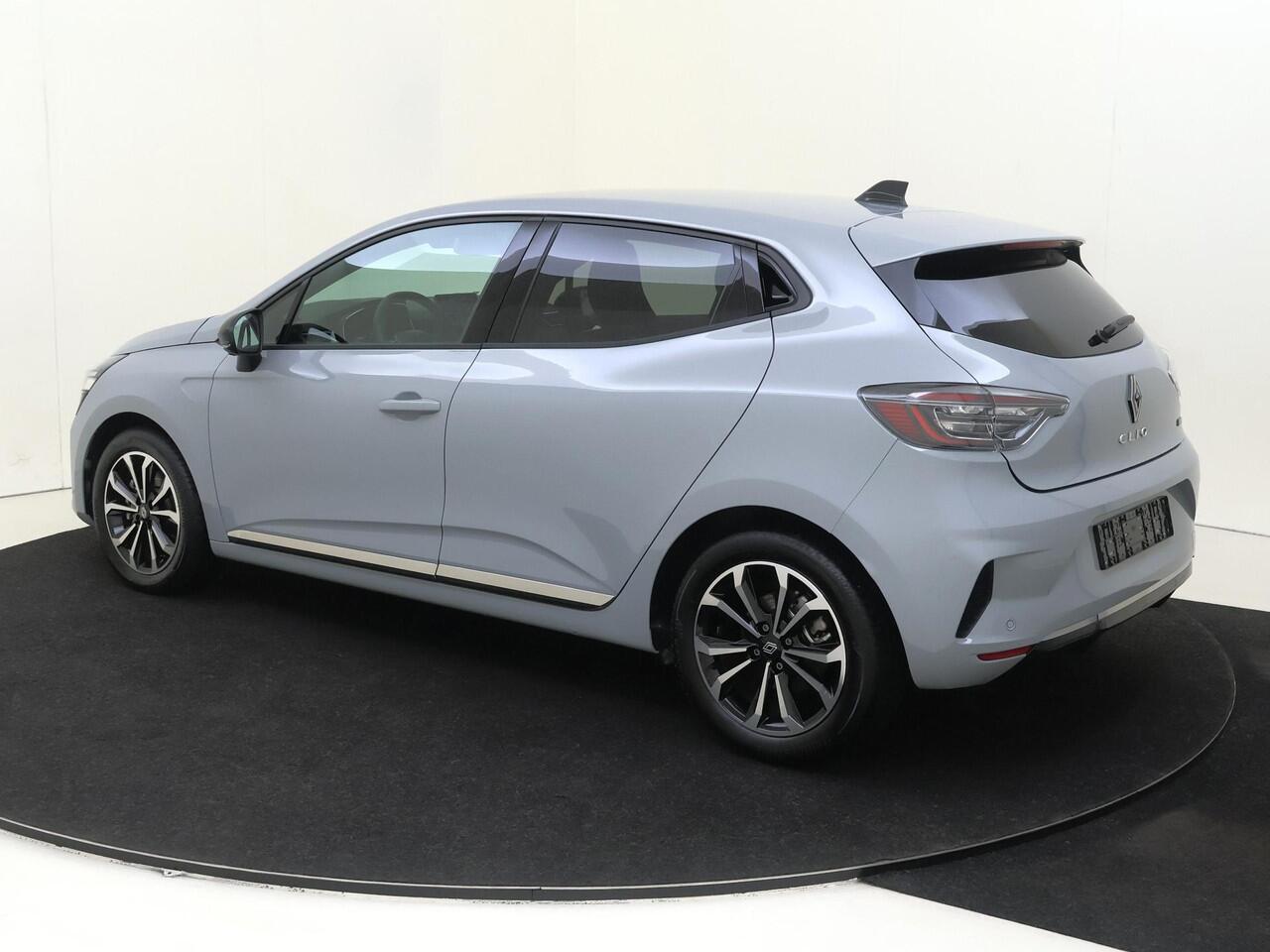 Renault CLIO 1.6 E-Tech Full Hybrid 145 techno AUTOMAAT | Navigatie | Parkeersensoren | 360 Camera |