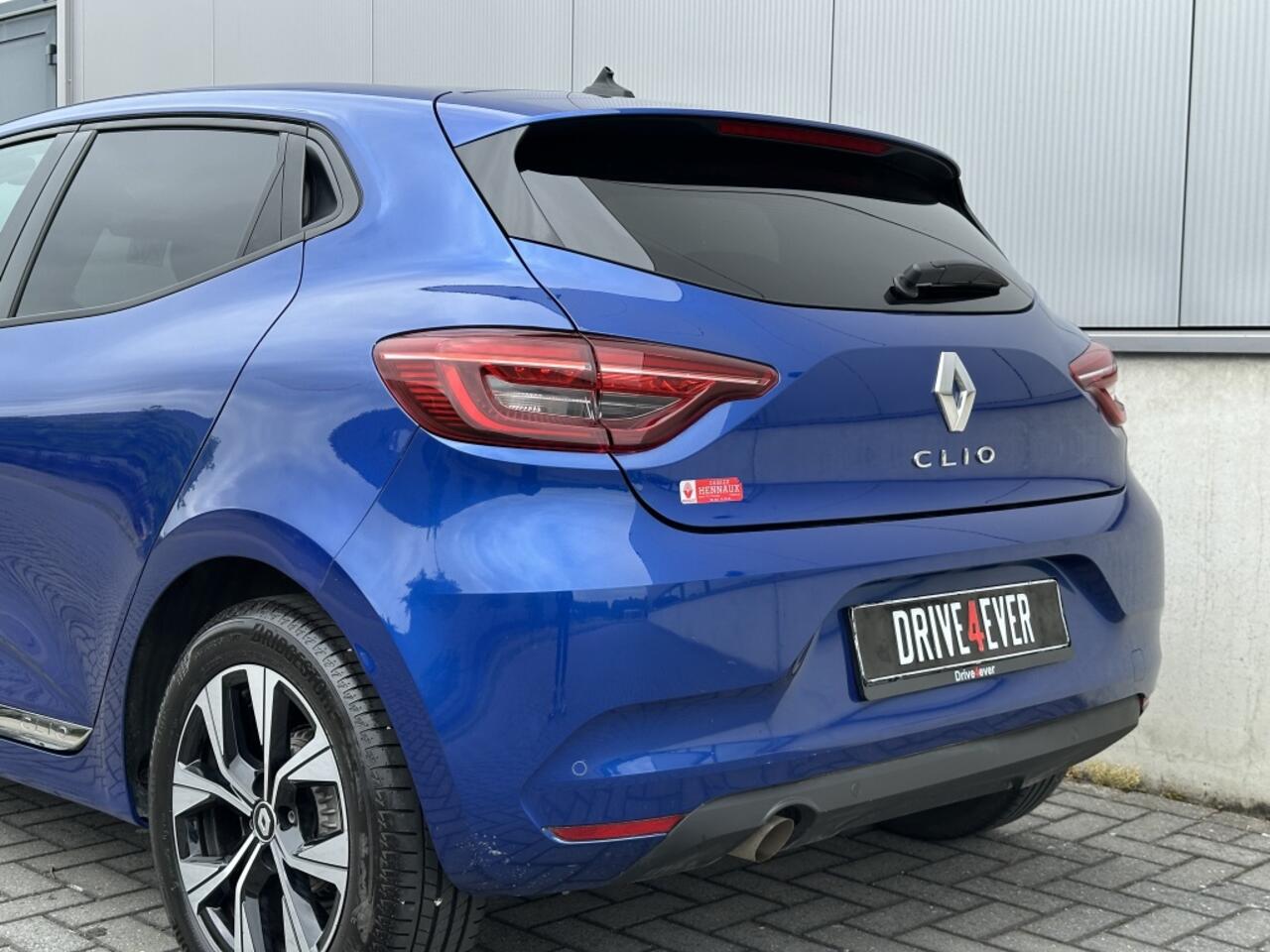 Renault CLIO 1.0 TCe LIMITED 2022 NAVI PDC AIRCO SPORTVELGEN ELEK PAKKET
