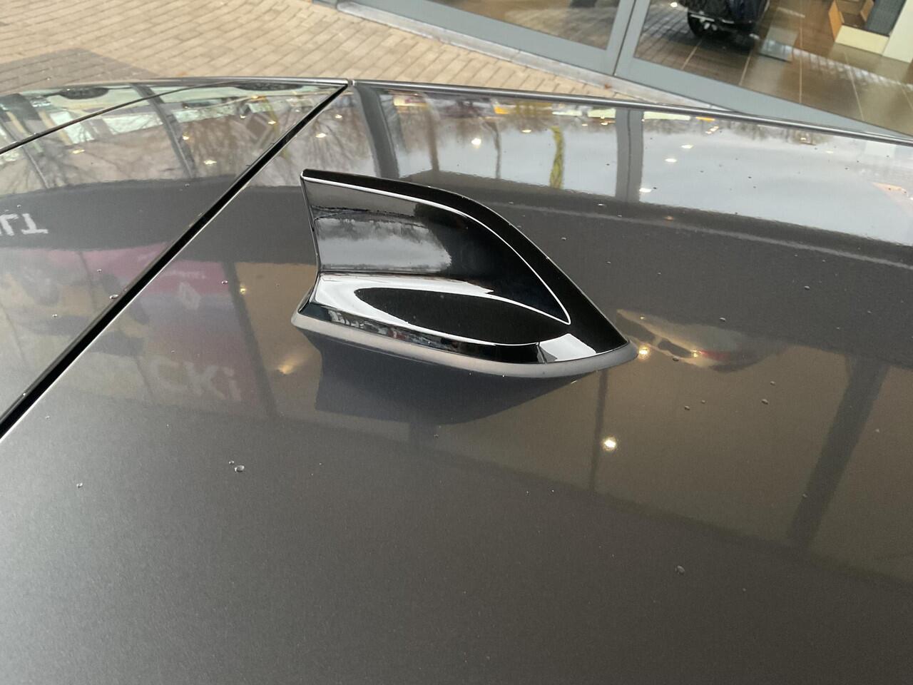 Renault CLIO 1.0 TCe 90 GPF esprit Alpine / Demo Hillegom / Lichtmetalen wielen 17" 'La Fleche met blauwe naafkap' /