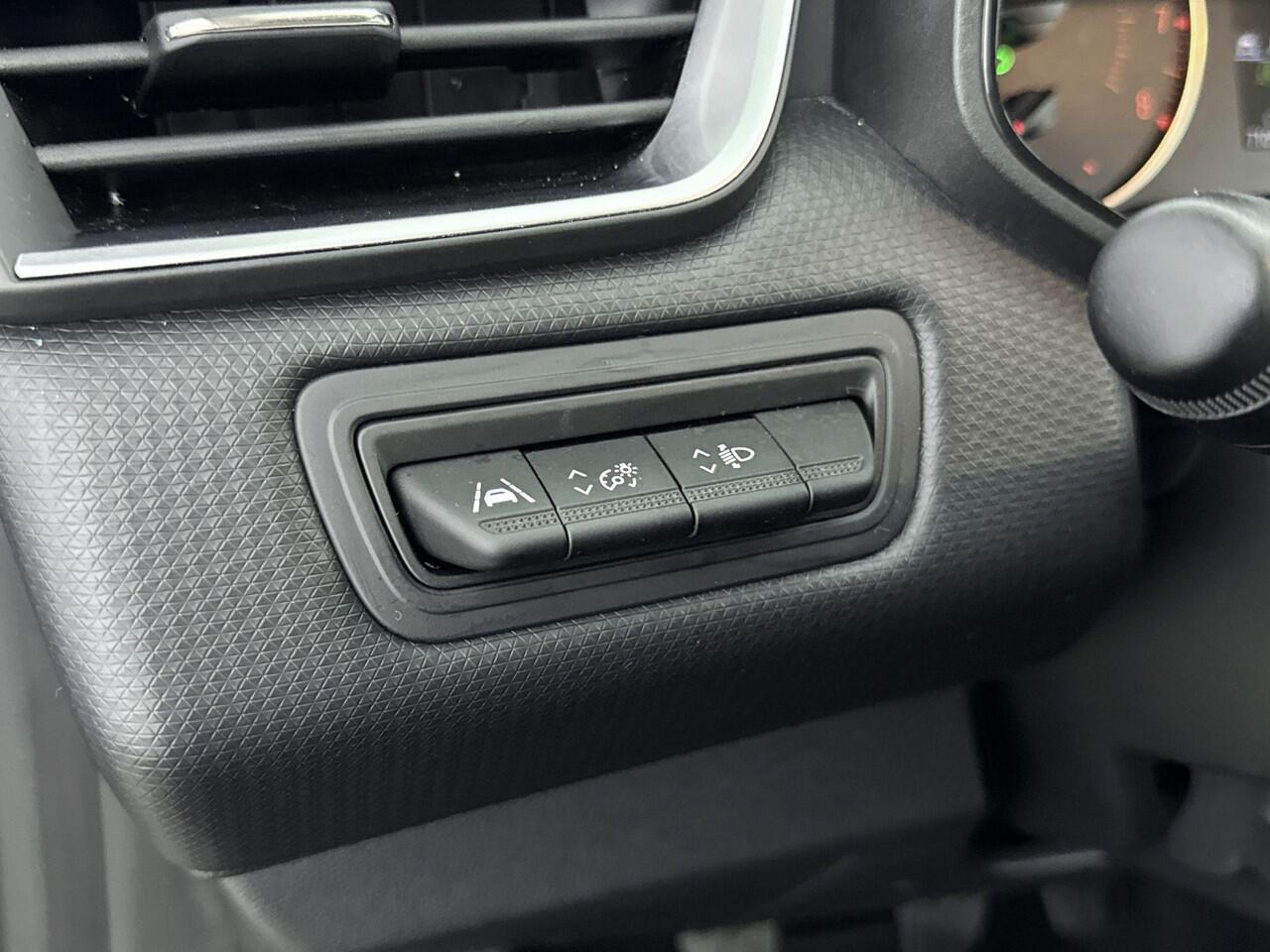 Renault CLIO 1.0 TCe 90Pk Equilibre | Navigatie | Apple & Android Carplay | Cruise Control & Snelheidsbegrenzer | Elektrische Ramen Voor | Airco | Licht & Regensensor |