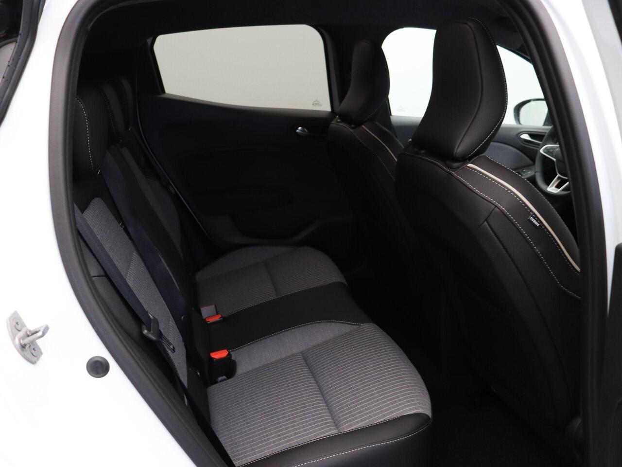 Renault CLIO TCe 90pk Techno | Pack look | 17" LMV | Digitaal dashboard | Grootscherm navigatie |