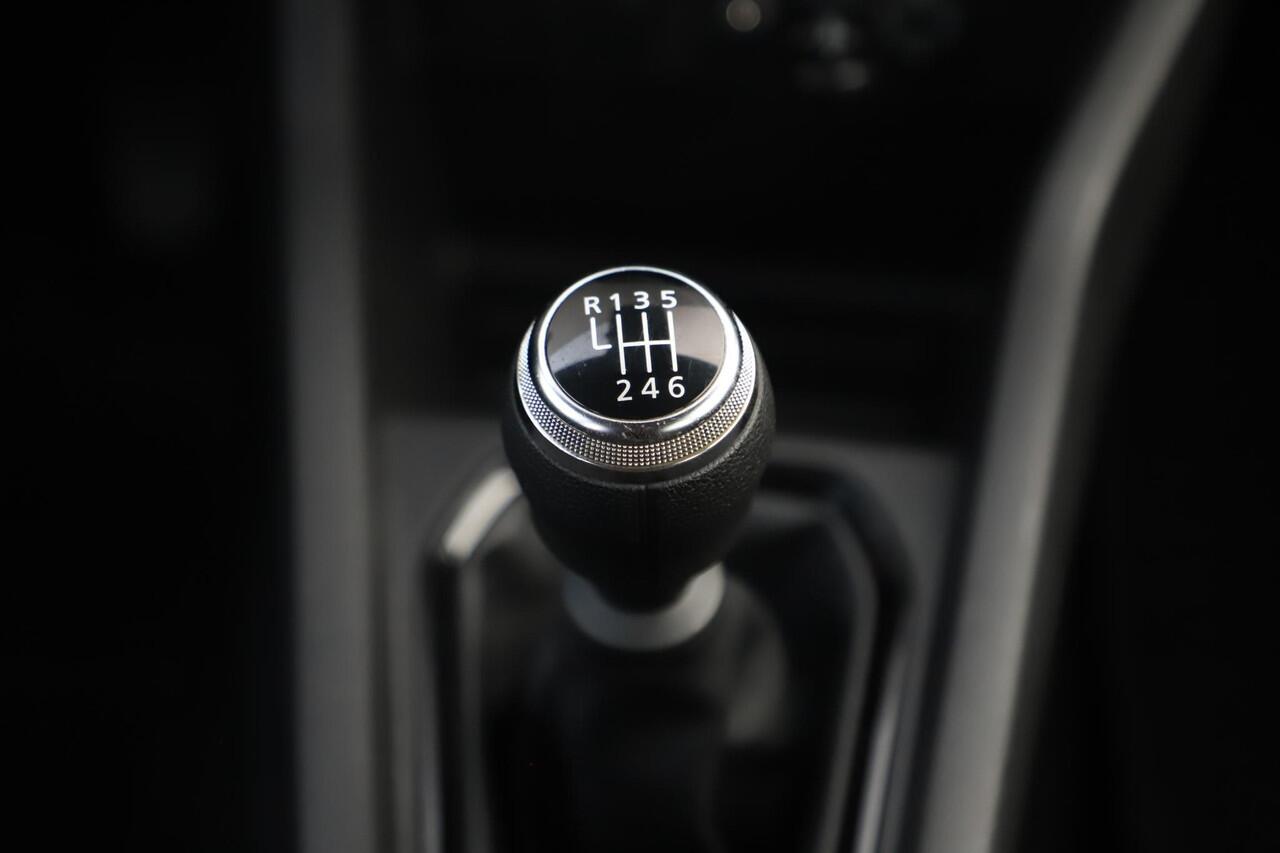 Renault CLIO 1.0 TCe 90 Equilibre 6-Bak Navigatie Carplay Android Airco Cruise Control Rijstrooksensor Parkeersensor