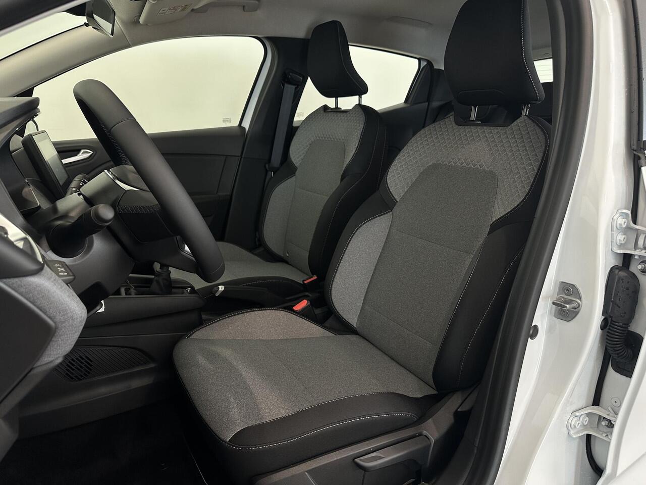 Renault CLIO 1.0 TCe 90 Evolution | Pack Navigation | Achteruitrijcamera | Van: ¤ 26.359,- nu rijklaar voor: ¤ 24.359,-