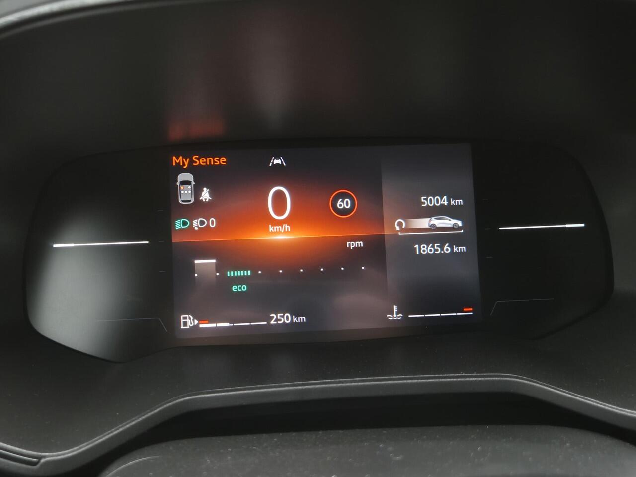 Renault CLIO 1.0 TCe 90 GPF techno / Fabrieksgarantie tot 04-2027 / Dealer onderhouden / Pack winter / Achteruitrijcamera / Stuur-en Stoelverwarming / Apple Carplay Android Auto / Navigatie /