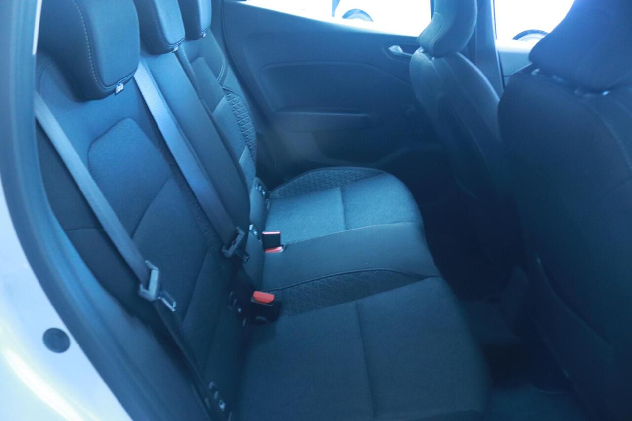 Renault CLIO 1.6 E-Tech Hybrid 140 Zen | Navigatie | Parkeersensoren achter | Apple Carplay/Android Auto | Airco |