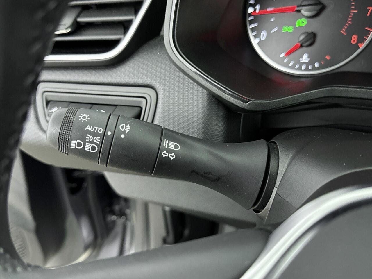 Renault CLIO 1.0 TCe 90Pk Equilibre | Android & Apple Carplay | Airco | Cruise Control | DAB Radio | LED Koplampen | Regensensor