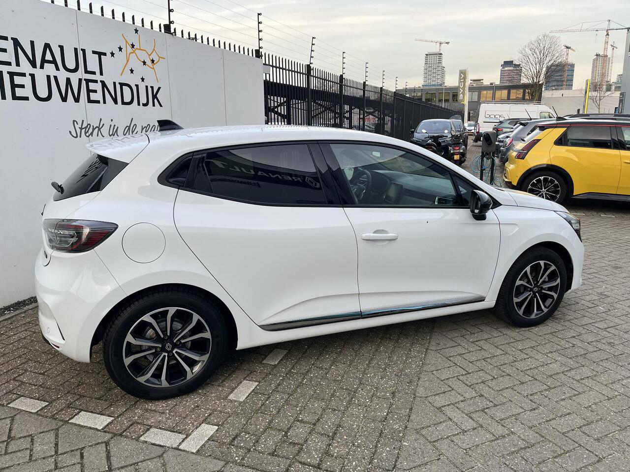 Renault CLIO 1.6 E-Tech Full Hybrid 145 techno / AUTOMAAT / CAMERA / PARKEERSENSOREN / LICHTMETALEN VELGEN / CLIMATE CONTROL