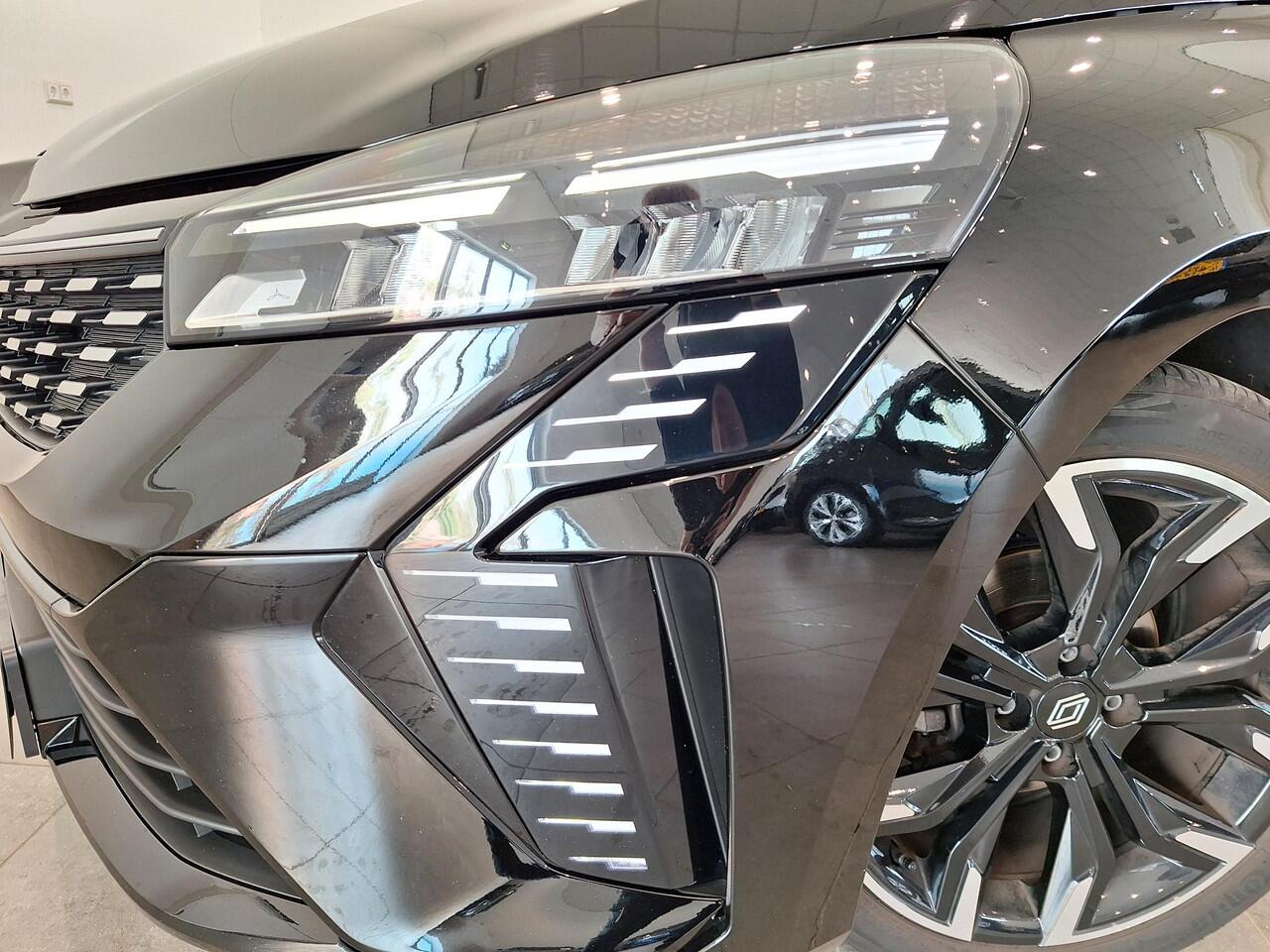 Renault CLIO 1.0 TCe 90 Techno | Navigatie 9,3" | Climate Control | Cruise Control | Draadloze telefoonlader | Lichtmetalen velgen 17" | Parkeersensoren achter en achteruitrijcamera