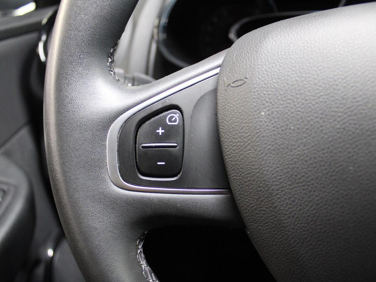 Renault CLIO 0.9 TCe Limited | Airco | Cruise | PDC | 16" LM | Navi | Carplay | Keyless | Winterset |