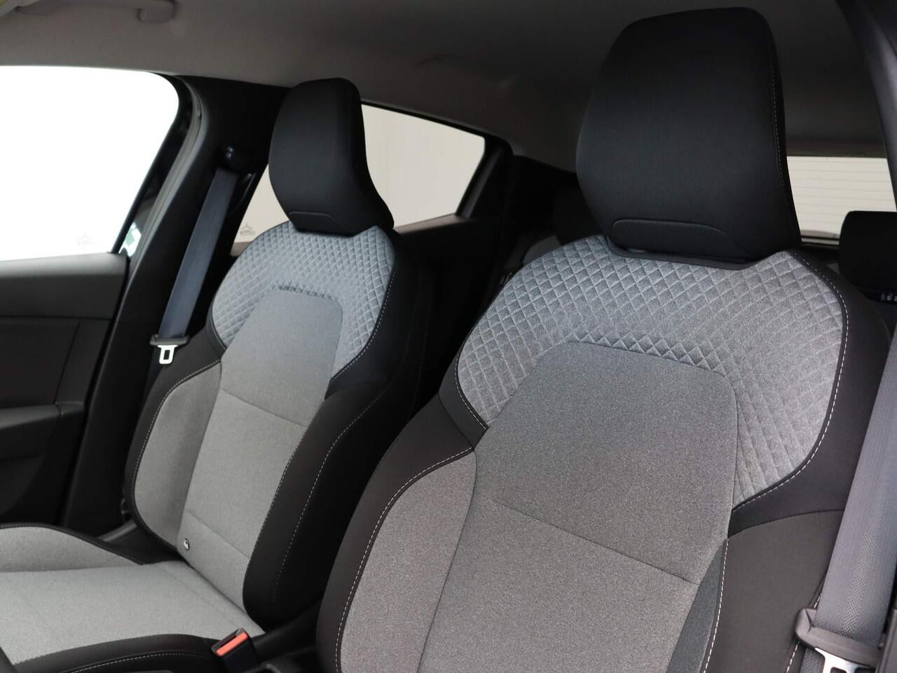 Renault CLIO TCe 90pk GPF evolution | Lichtmetalen velgen | Getint glas | Achteruitrijcamera |