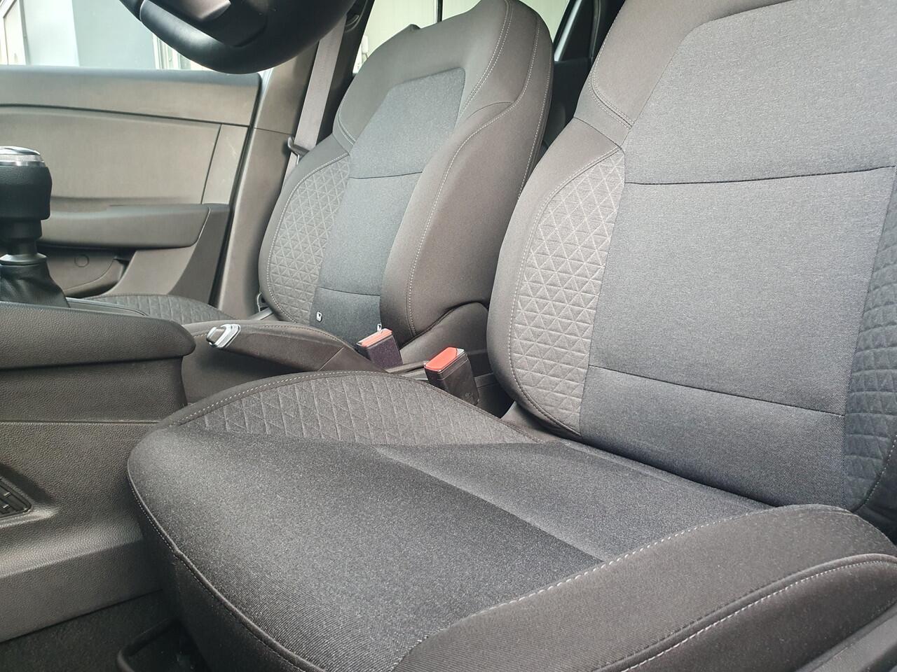 Renault CLIO 1.0 TCe 90 Equilibre CARPLAY/CRUISE/AIRCO