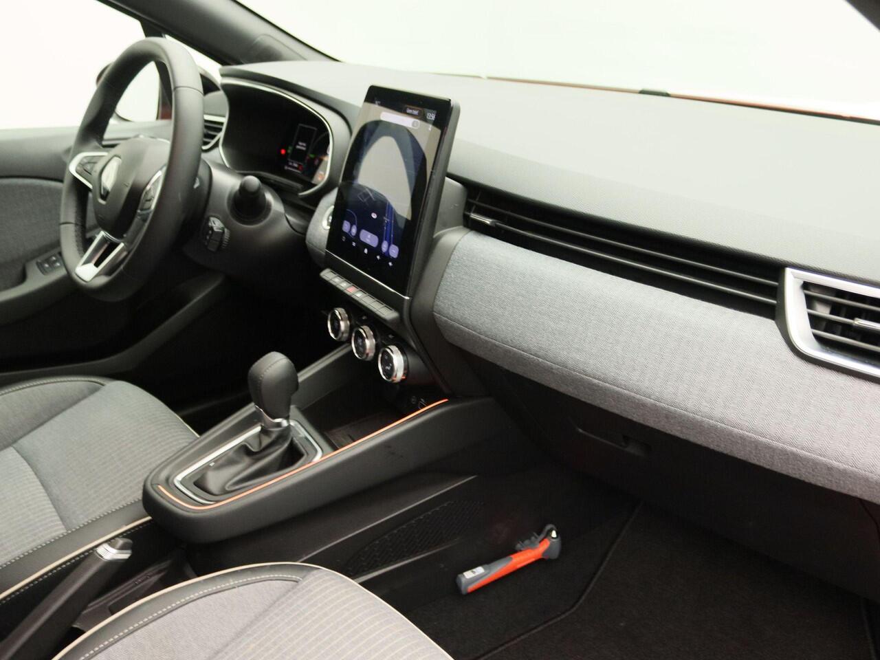 Renault CLIO E-Tech Full Hybrid 145 techno | Automaat | Navigatie | Achteruitrijcamera