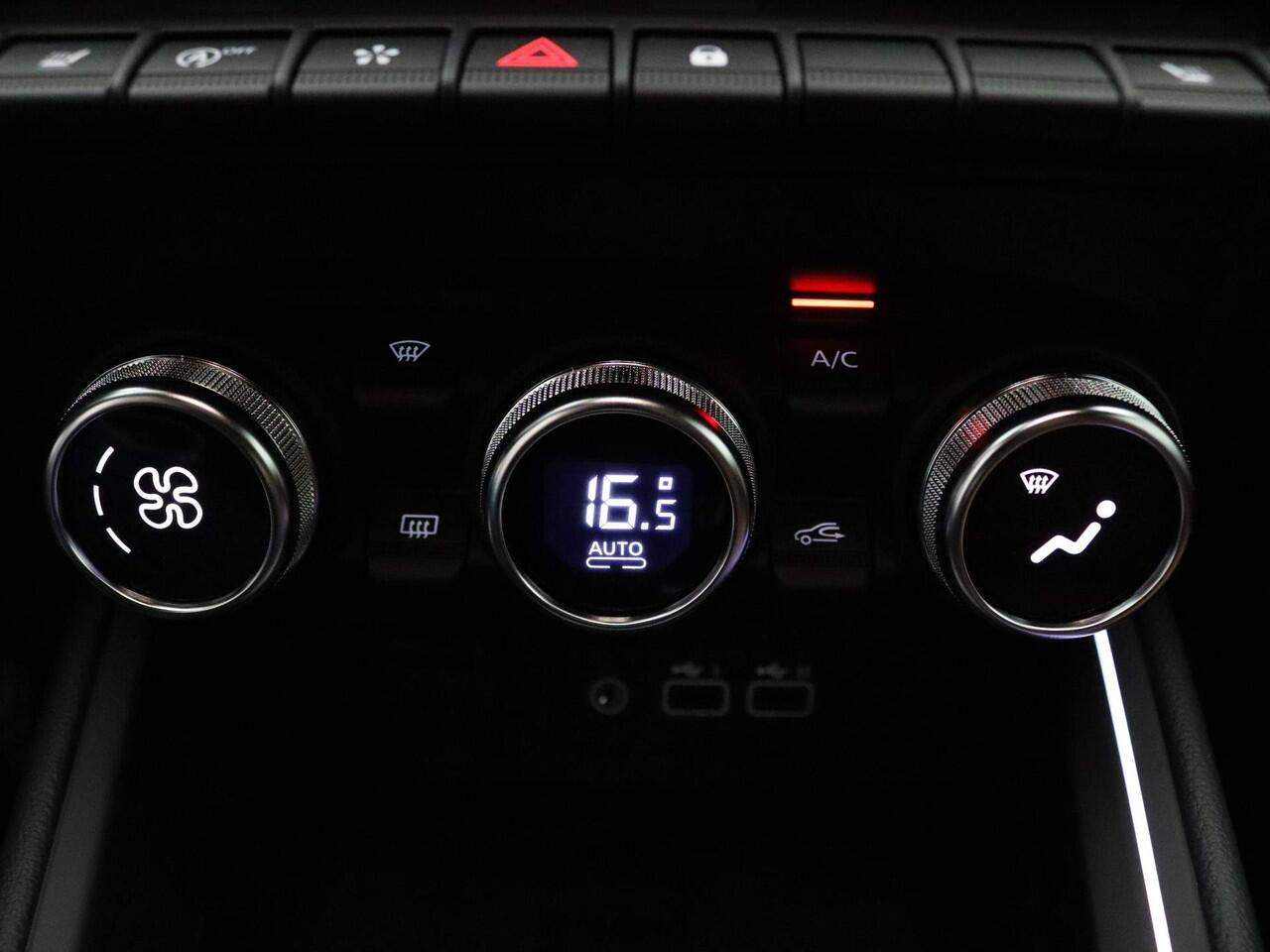 Renault CLIO STAM Limité 75 TCe 90pk #8 van 75 Camera | Leder | 9,3" Navi | 17" Velgen