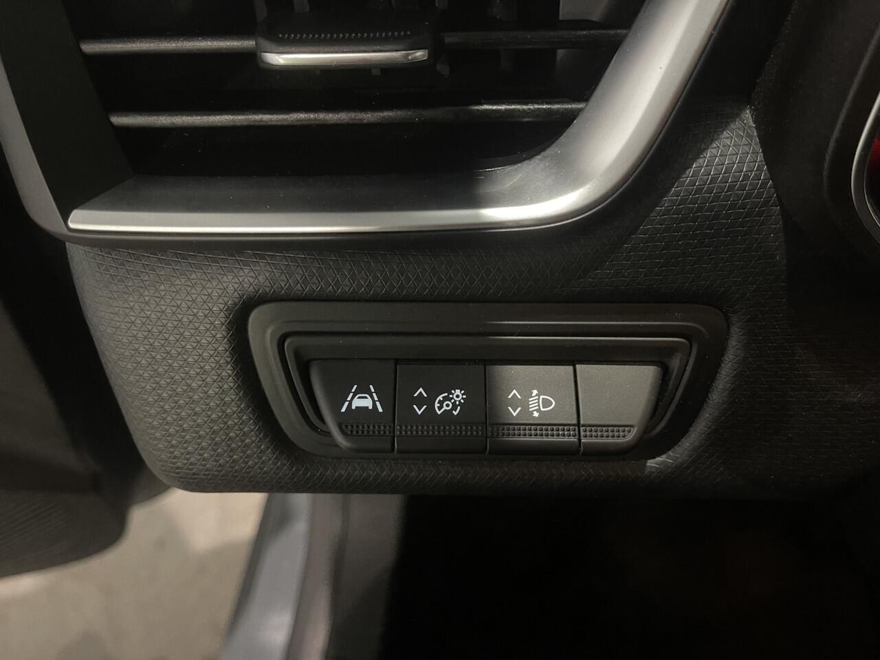 Renault CLIO 1.0 TCe 74 Intens Zen 5 Drs Carplay / Cruise C./ Navi / Winter Pack