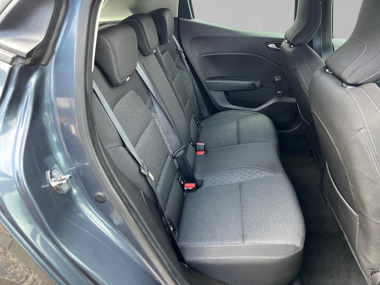 Renault CLIO 1.0 TCe Zen 100PK ECC / NAVI / CRUISE / PDC / KEYLESS