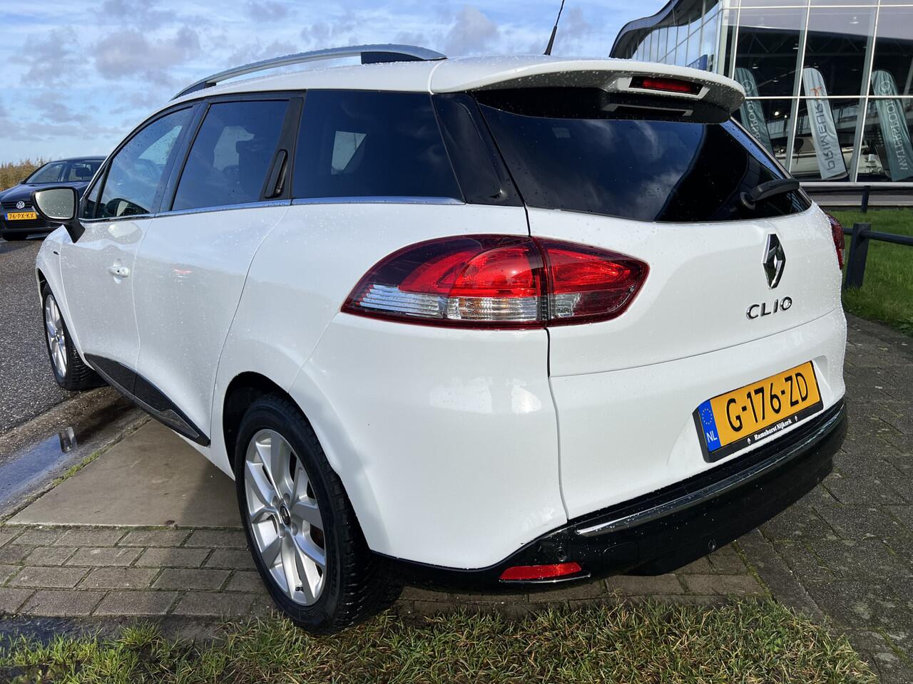 Renault CLIO Estate 0.9 TCe Limited / Apple Carplay - Android Auto / Parkeersensoren. Achter / Airco / 16'' LMV /