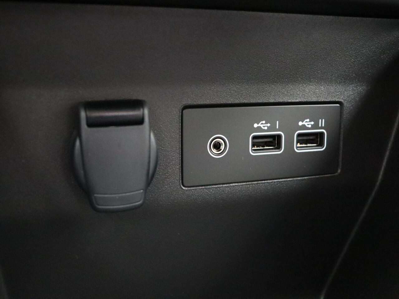 Renault CLIO TCe 90pk GPF evolution | Pack look 16" | Chromen grille | Airco |