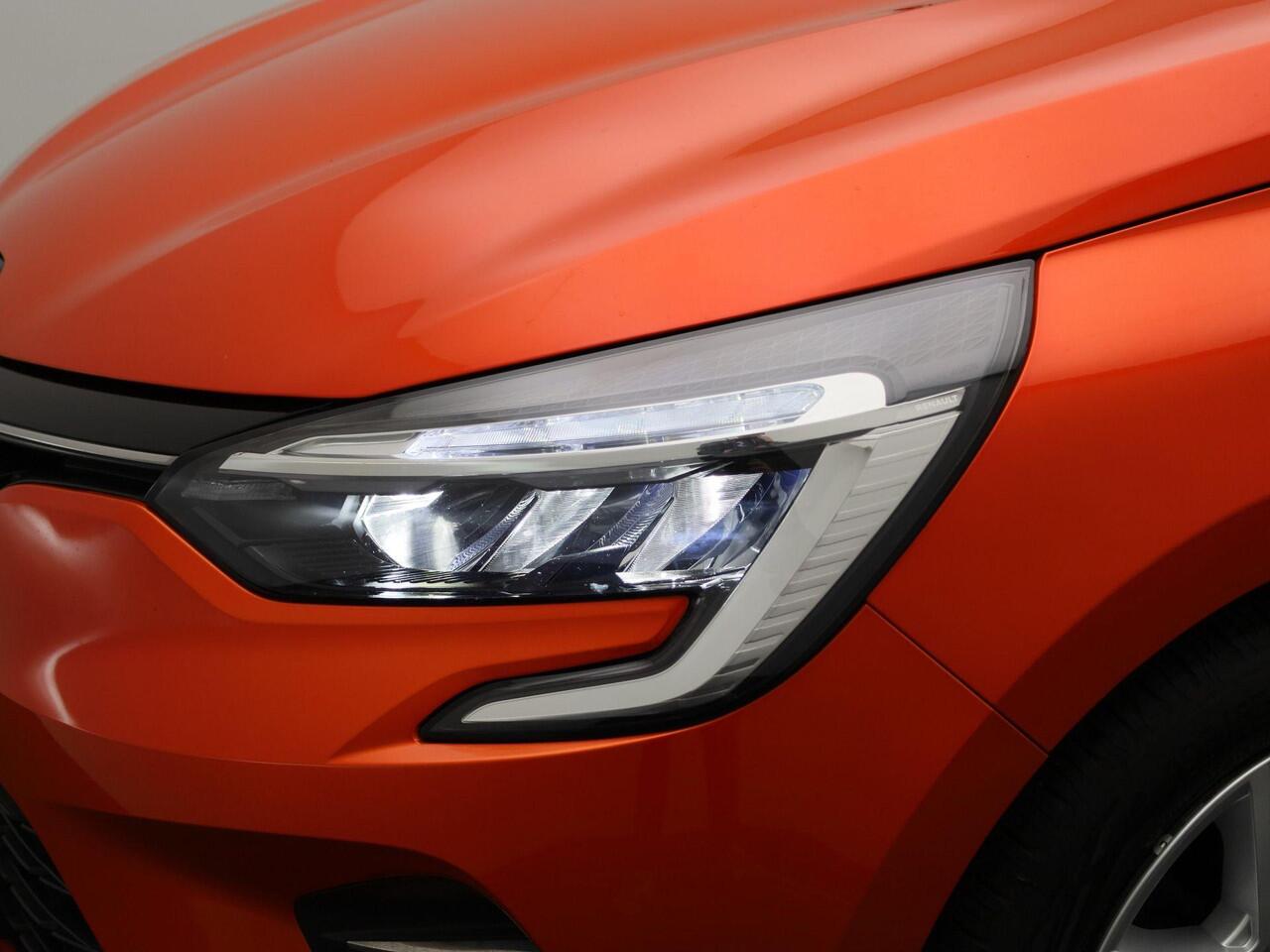 Renault CLIO 1.0 TCe Business Zen | PDC Achter | Full-Map Navigatie | Keyless | Licht- & Regensensor | Climate Control | LED-Verlichting | Elektr. Inklapbare Buitenspiegels | Cruise Control & Snelheidsbegrenzer | Apple Carplay & Android Auto