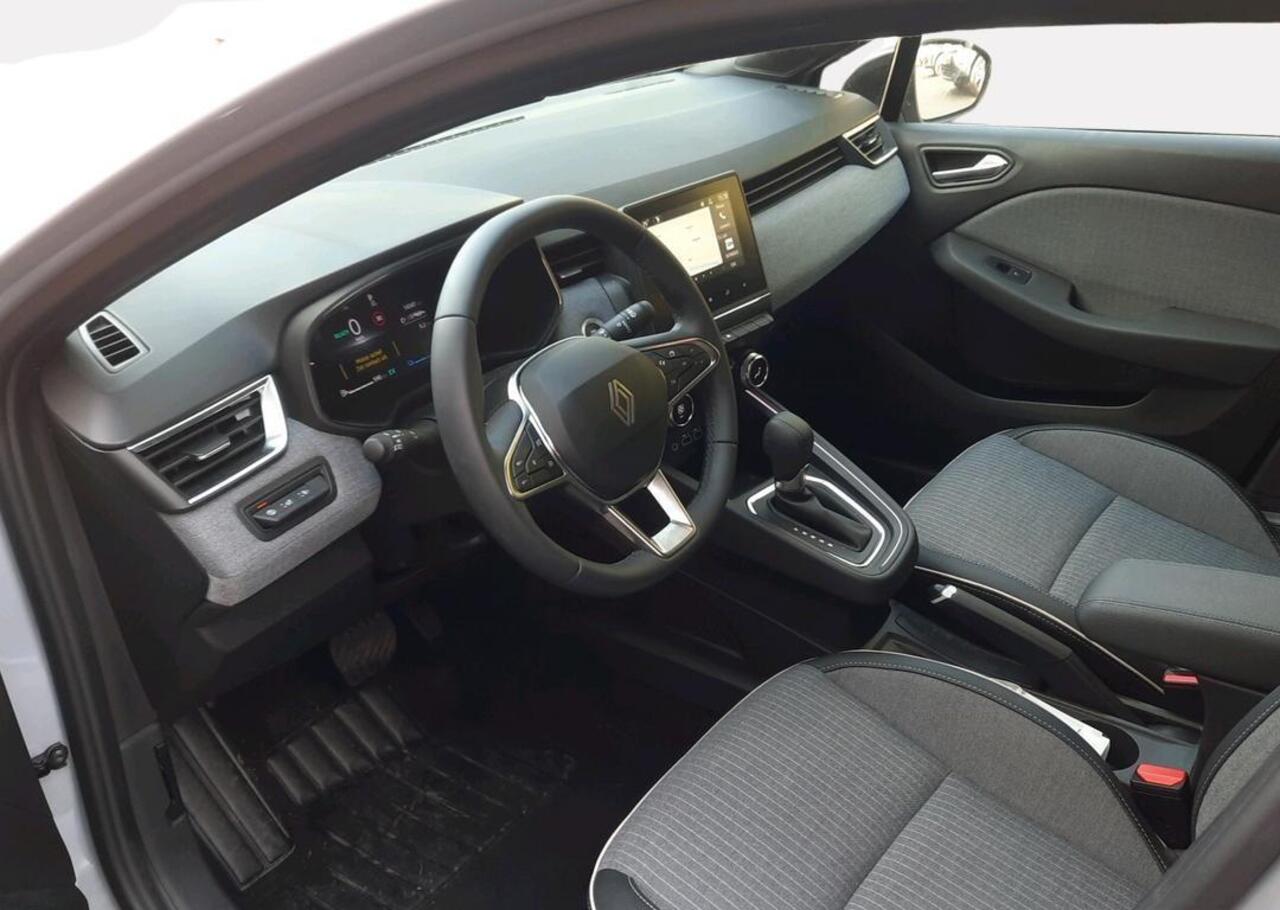 Renault CLIO 1.6 E-Tech Full Hybrid 145 techno