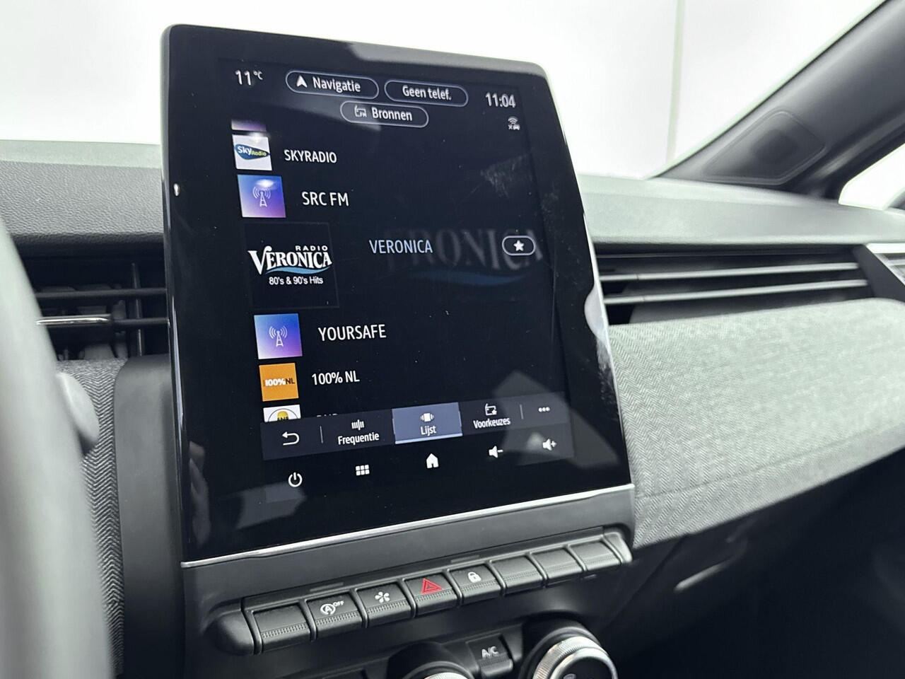 Renault CLIO 1.0 TCe 90Pk GPF techno | Navigatie met 9.3 Inch Scherm | Climate Control | Cruise Control | Parkeersensoren incl. Camera | Apple Carplay/Android Auto | Keyless Entry | Lichtmetalen Velgen 16 Inch |