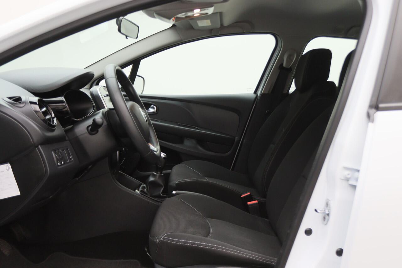 Renault CLIO Estate 0.9 TCe Zen Airco, Cruise, Apple Carplay, BASS Sound, Navigatie, Bluetooth, DAB