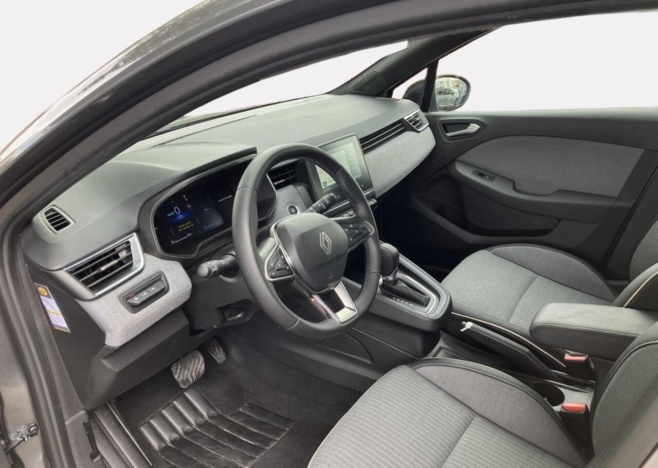 Renault CLIO 1.6 E-Tech Full Hybrid 145 techno