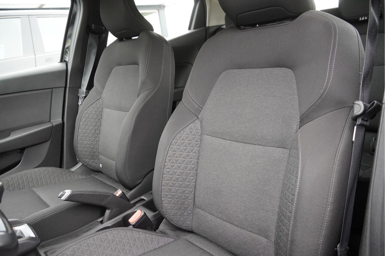 Renault CLIO 1.0 TCe 5drs Zen BJ2019 Lmv 16" | Led | Navi | App-Connect | Airco | Cruise control | Stuurbekrachtiging | Extra getint glas | Nw-model!