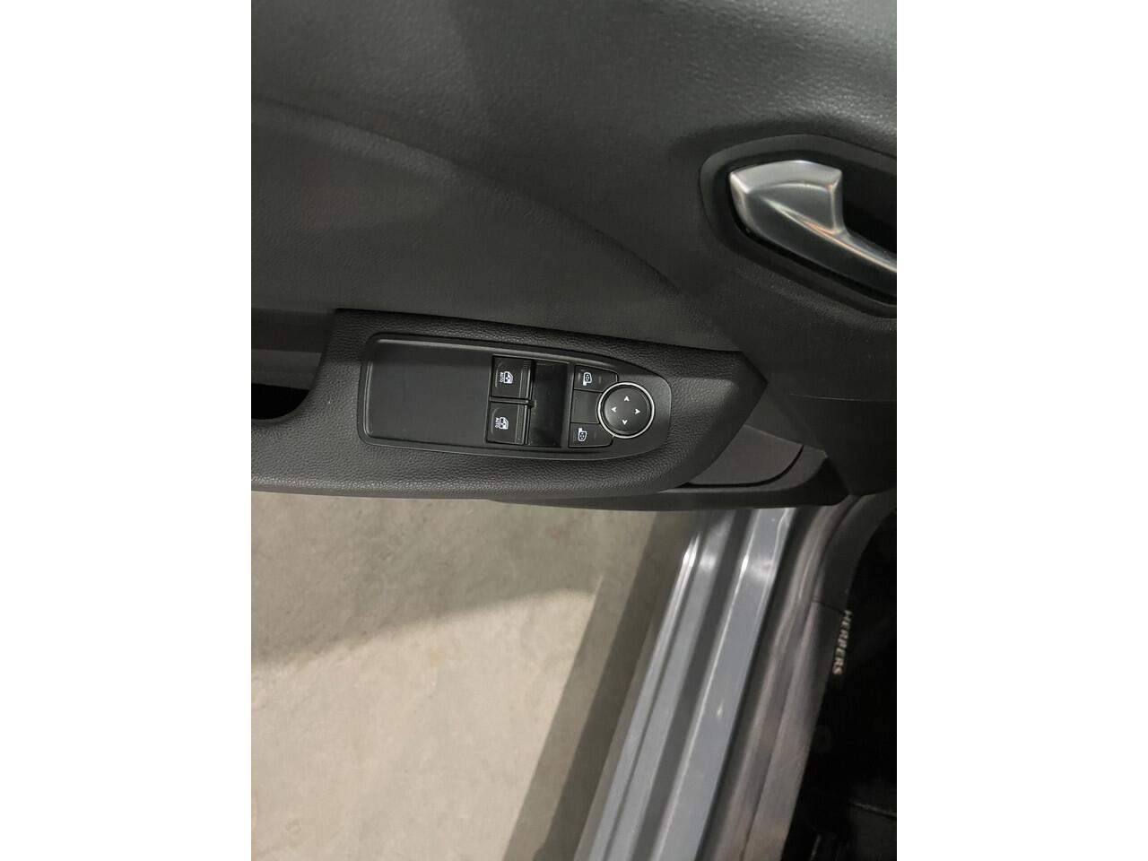 Renault CLIO 1.0 TCe 74 Intens Zen 5 Drs Carplay / Cruise C./ Navi / Winter Pack