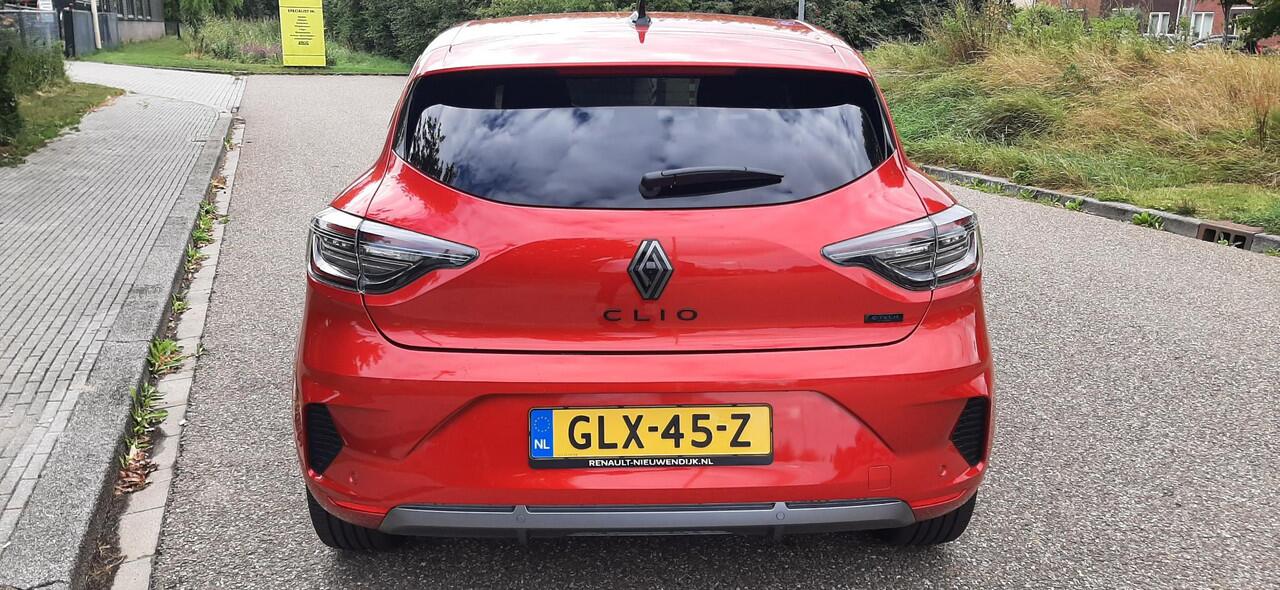 Renault CLIO 1.6 E-Tech Full Hybrid 145 esprit Alpine DEMO. AMSTERDAM WEST.