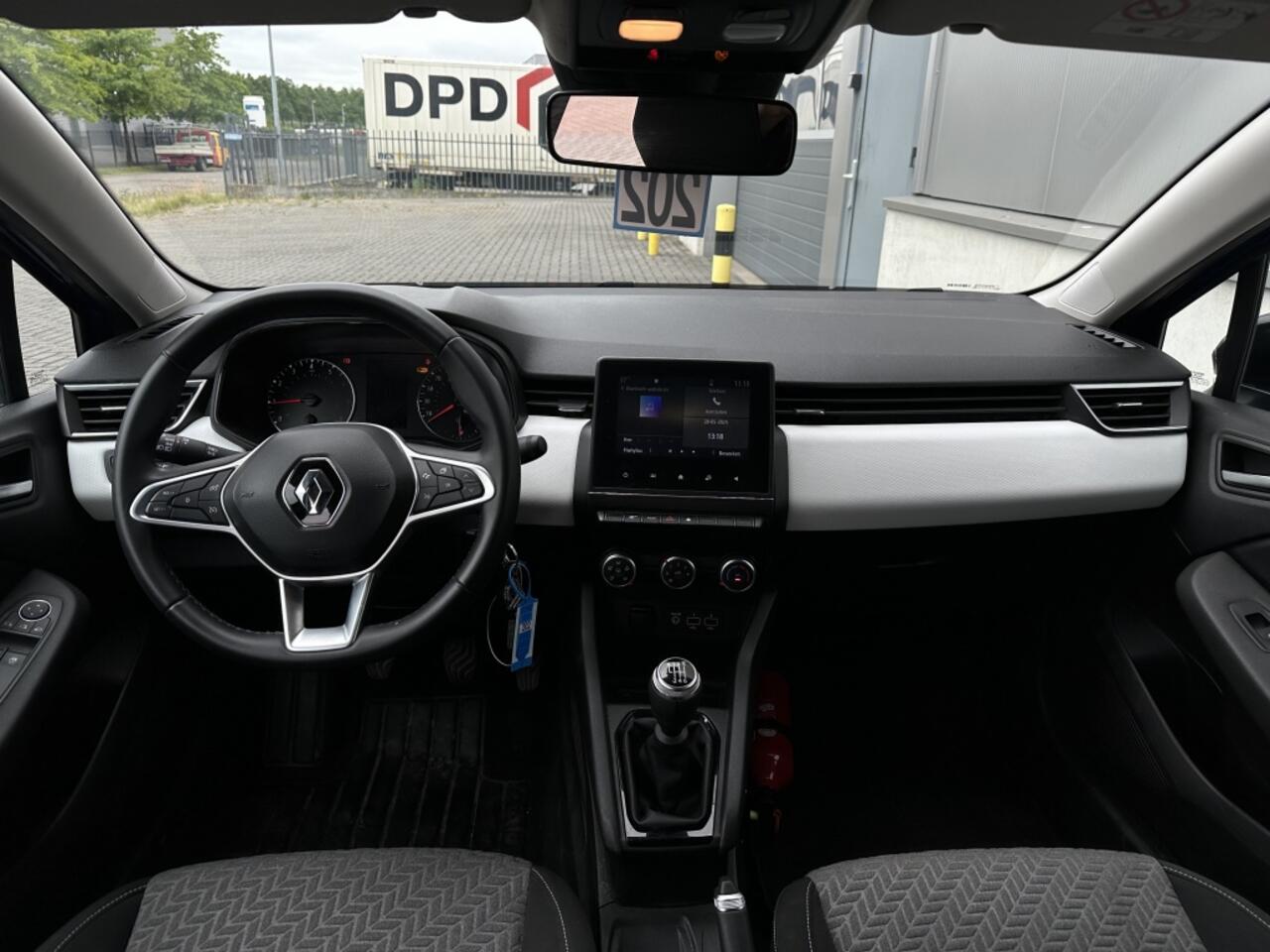 Renault CLIO 1.0 TCe LIMITED 2022 NAVI PDC AIRCO SPORTVELGEN ELEK PAKKET