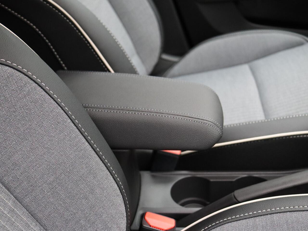 Renault CLIO E-Tech Full Hybrid 145pk techno | 17" lichtmetalen velgen | Chromen accenten |