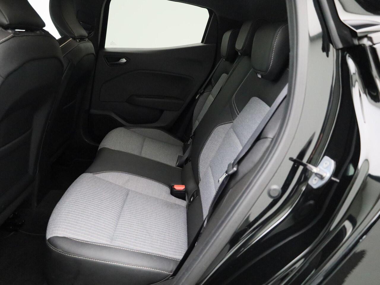 Renault CLIO 1.6 E-Tech Full Hybrid 145 techno | Navigatie | Camera