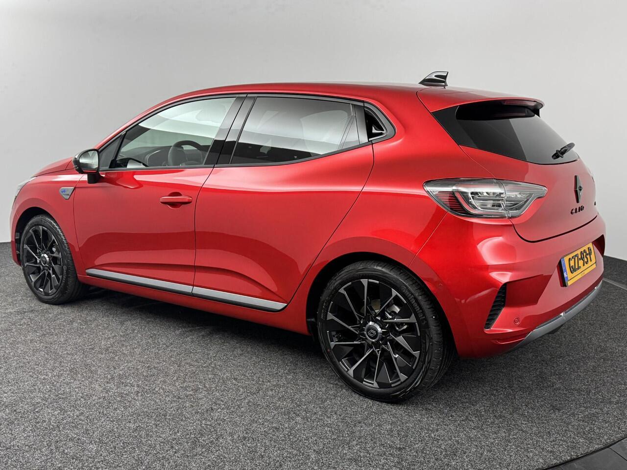 Renault CLIO 1.6 E-Tech Full Hybrid 145 Esprit Alpine | Stoelverwarming | 360° Camera | Adaptive Cruise Control | BOSE-Audiosysteem |