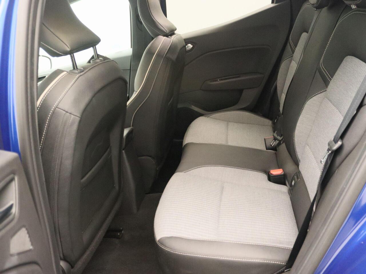 Renault CLIO TCe Techno 90PK | Navigatie 9,3'' | Half-Lederen Bekleding | Achteruitrijcamera | Climate Control | Apple CarPlay & Android Auto