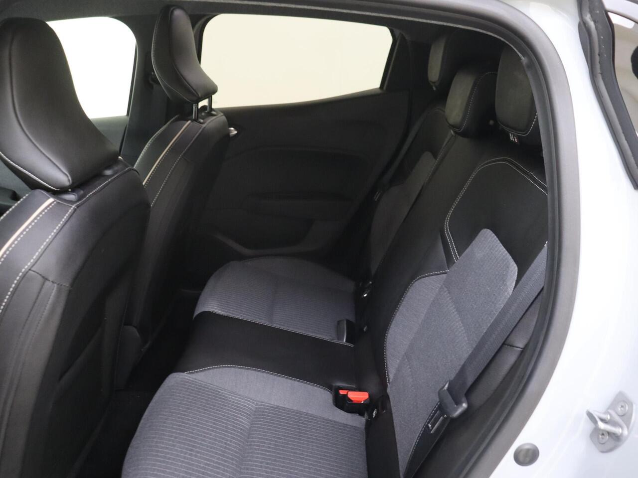 Renault CLIO 1.0 TCe 90PK GPF techno | Groot Scherm | Apple & Android Carplay | Navigatie | Climate Control | Parkeersensoren | Camera | Keyless Entry | Cruise Control