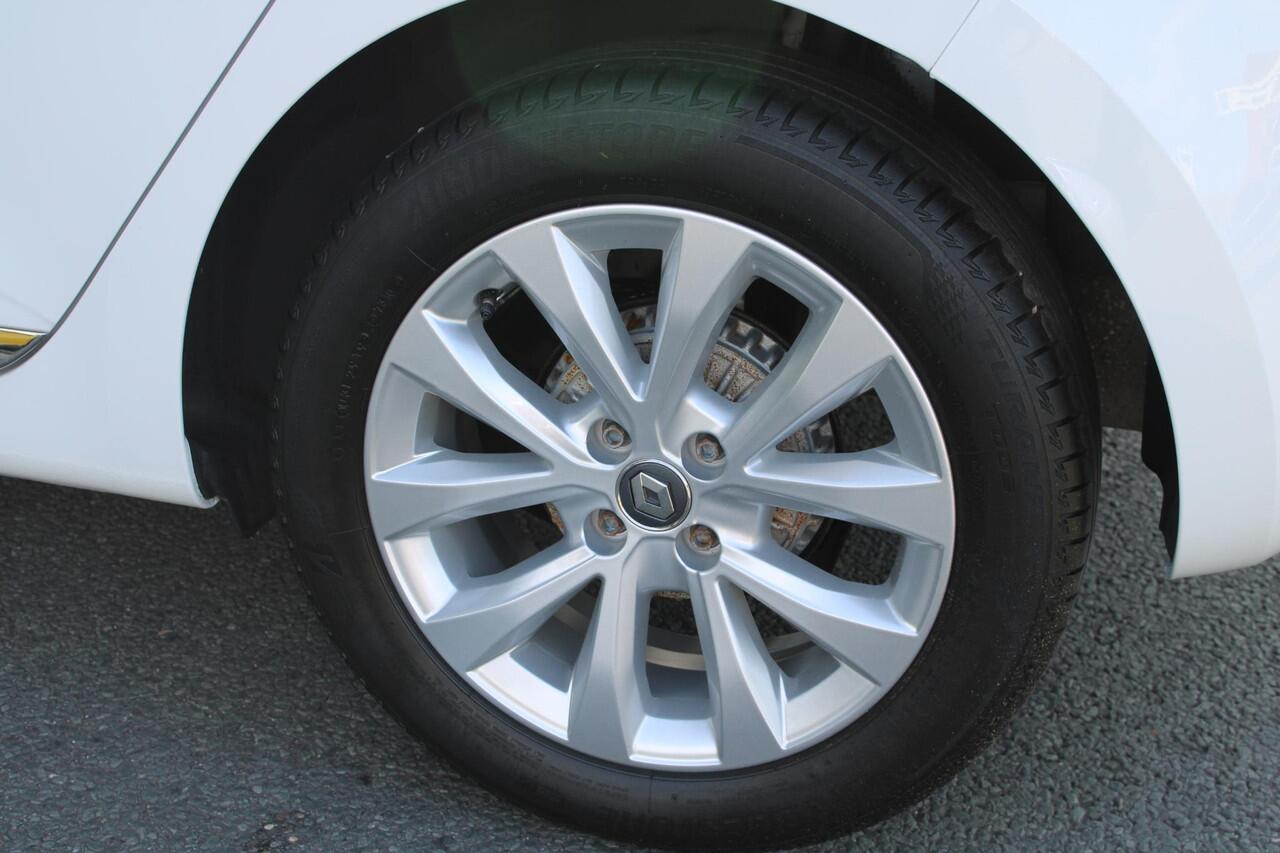 Renault CLIO 1.0 TCe Zen | NAVIGATIE | PARKEERSENSOREN | CRUISE CONTROL | AIRCO | APPLE CARPLAY