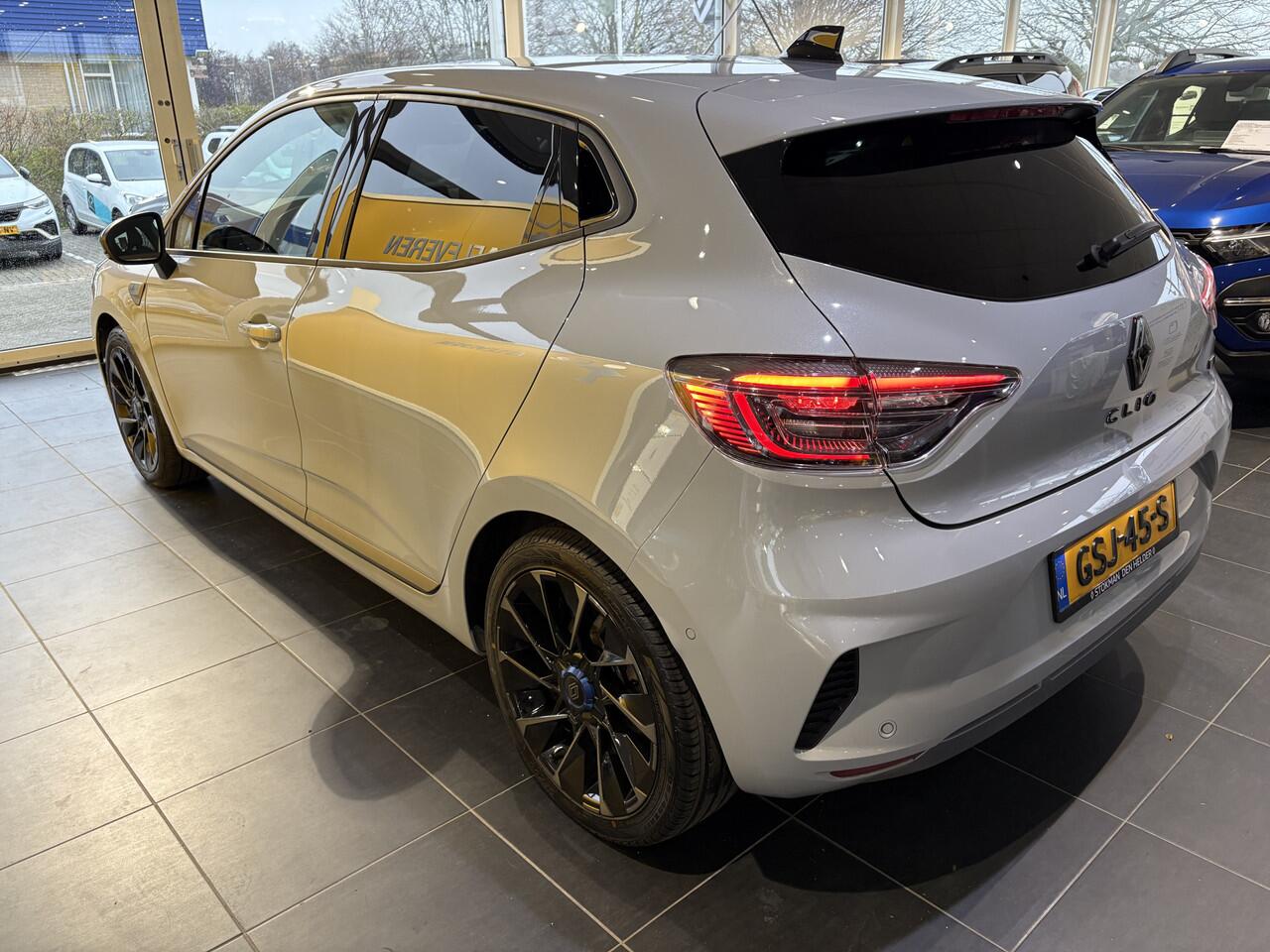 Renault CLIO 1.6 E-Tech Full Hybrid 145 AUT esprit Alpine | Trekhaak | 360 camera | Adaptive Cruise | Stoel- en stuurverwarming