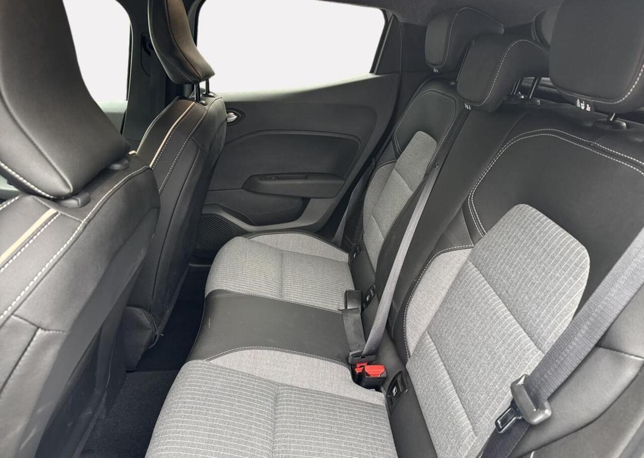 Renault CLIO 1.6 E-Tech Full Hybrid 145 techno