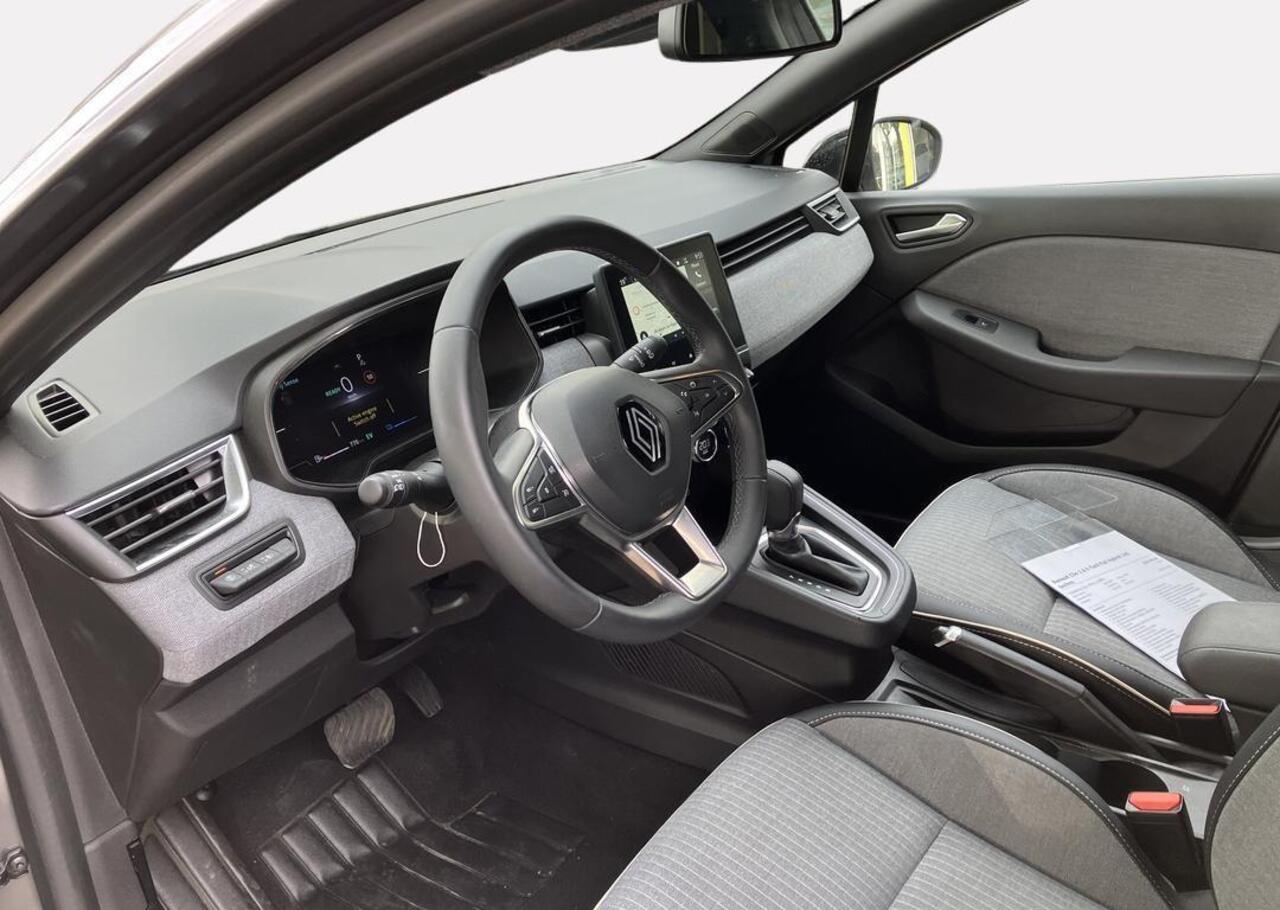 Renault CLIO 1.6 E-Tech Full Hybrid 145 techno - Demo