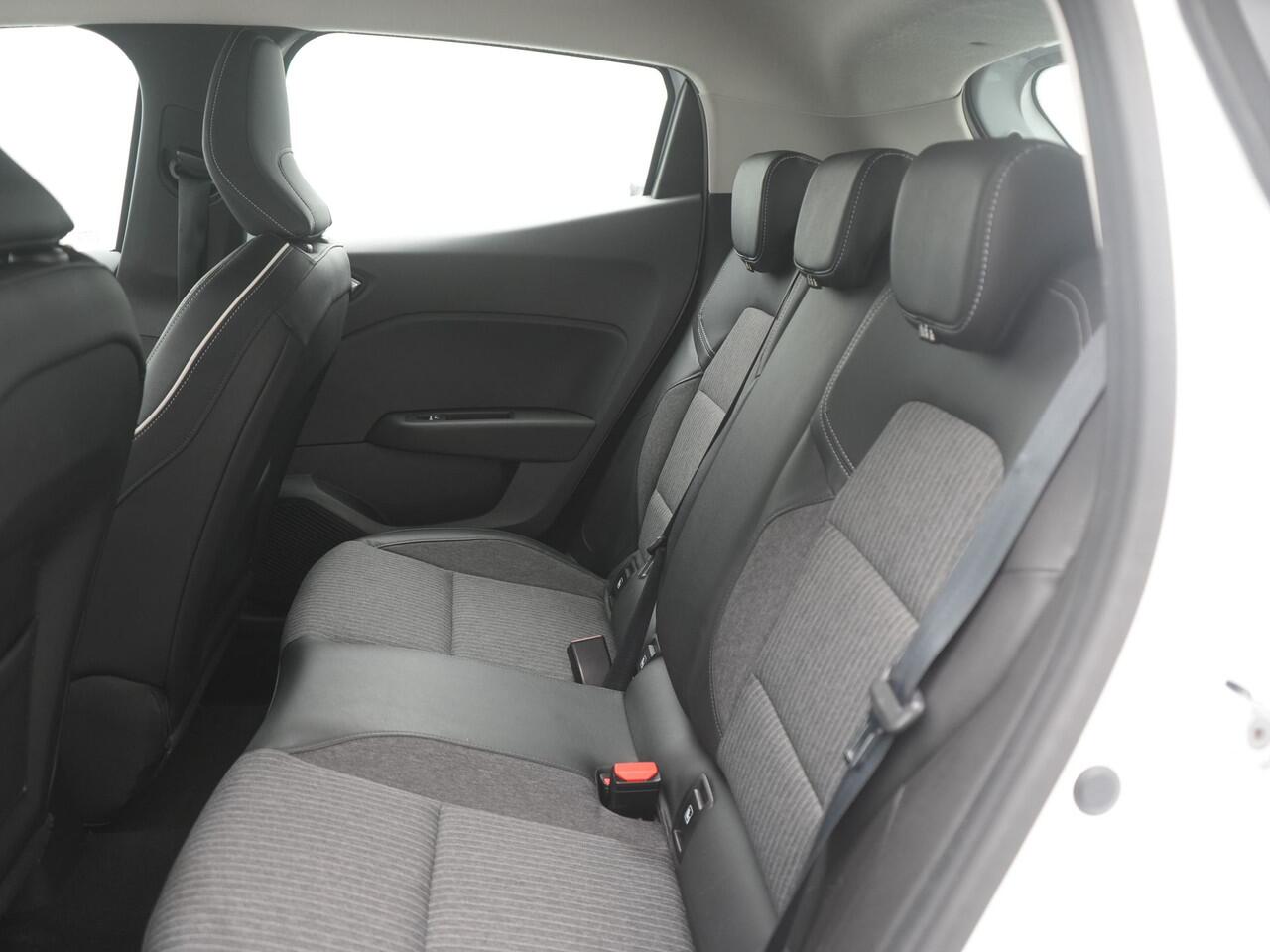 Renault CLIO TCe 100 Intens - RIJKLAARPRIJS - Cruise Control